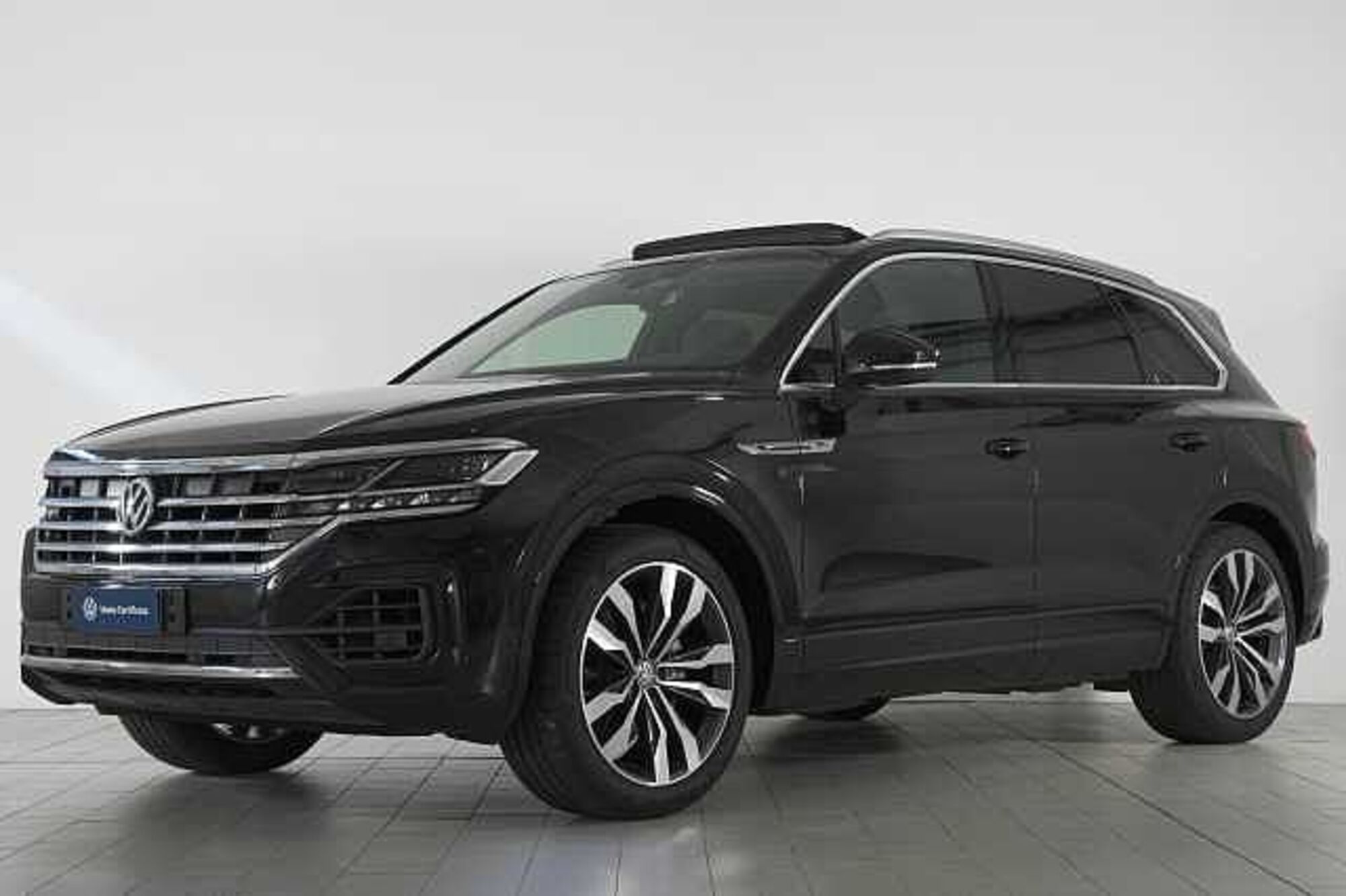 Volkswagen Touareg 3.0 V6 tdi scr R-Line 231cv auto del 2019 usata a Barni