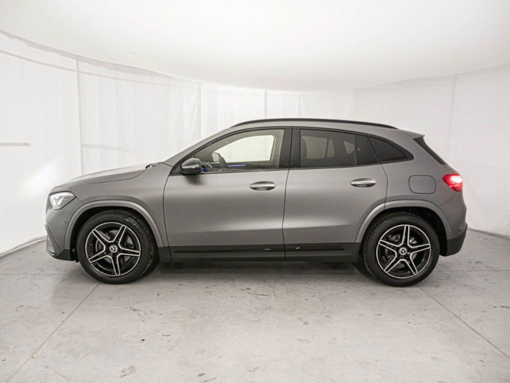 Mercedes-Benz GLA SUV nuova a Macerata (5)