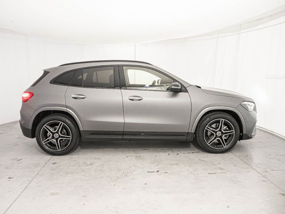 Mercedes-Benz GLA SUV nuova a Macerata (6)