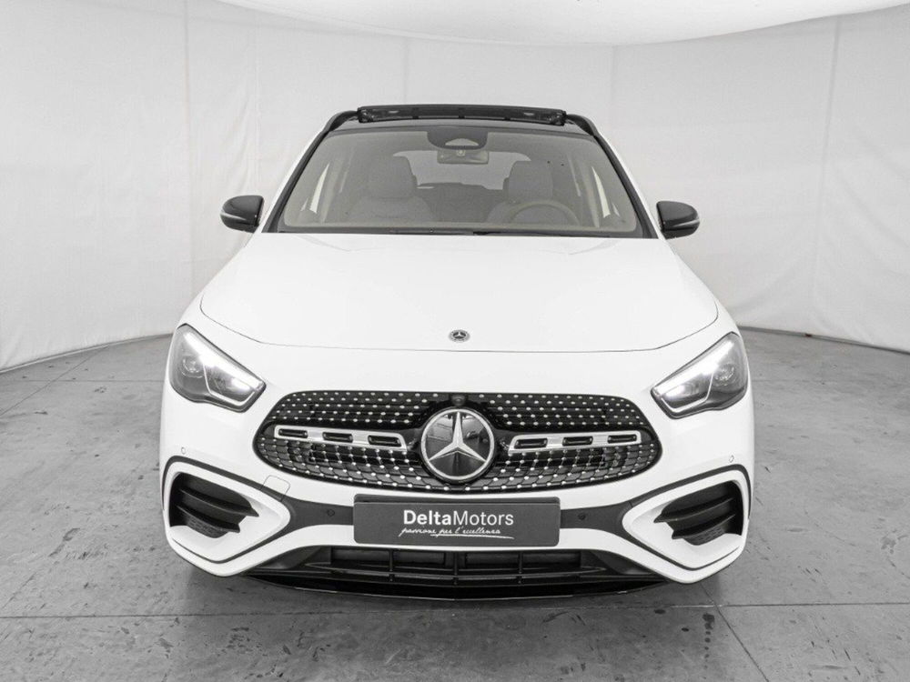 Mercedes-Benz GLA SUV nuova a Macerata (3)