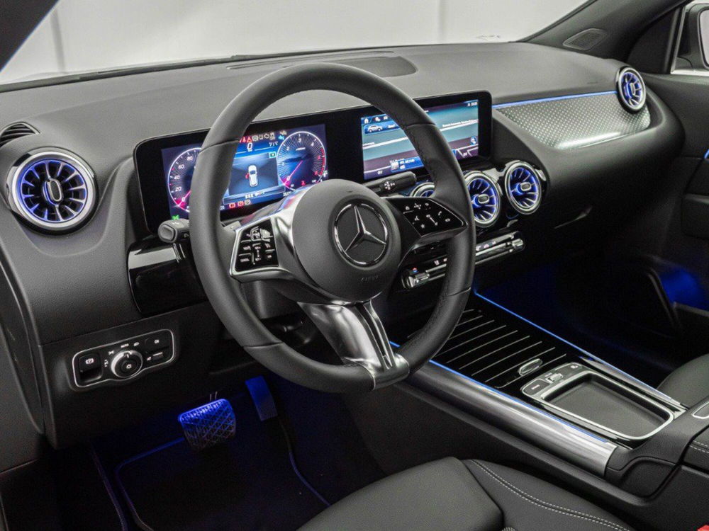 Mercedes-Benz GLA SUV nuova a Macerata (13)