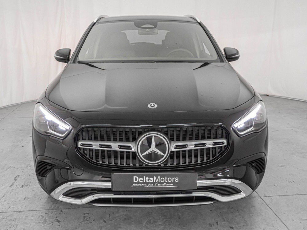 Mercedes-Benz GLA SUV nuova a Macerata (3)