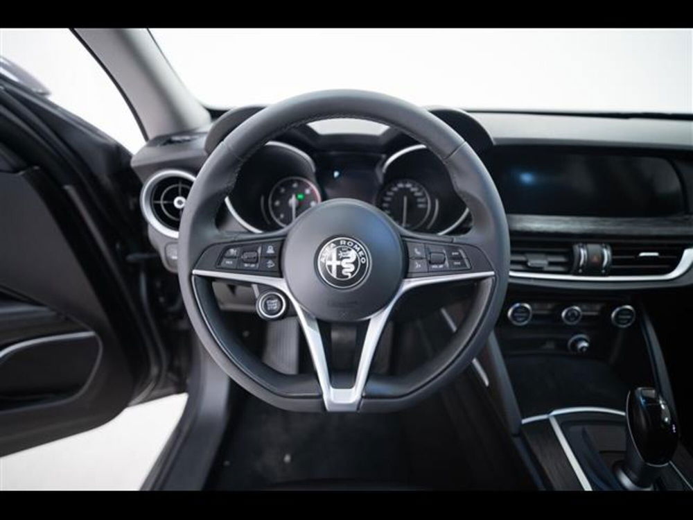 Alfa Romeo Stelvio usata a Torino (10)