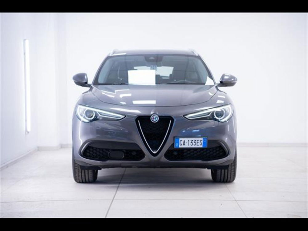 Alfa Romeo Stelvio usata a Torino (3)