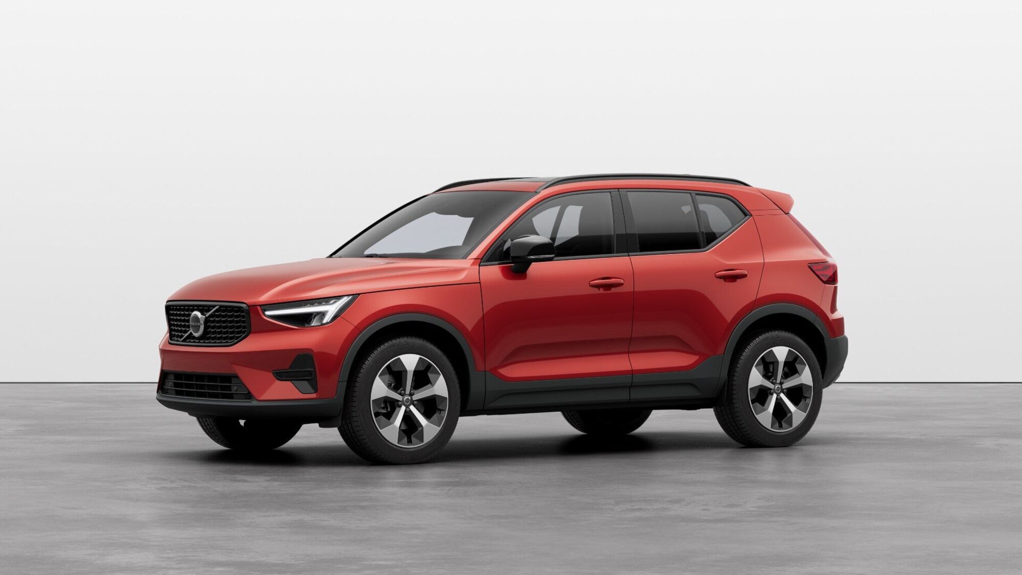 Volvo XC40 B4 AWD automatico Ultimate Dark nuova a Como