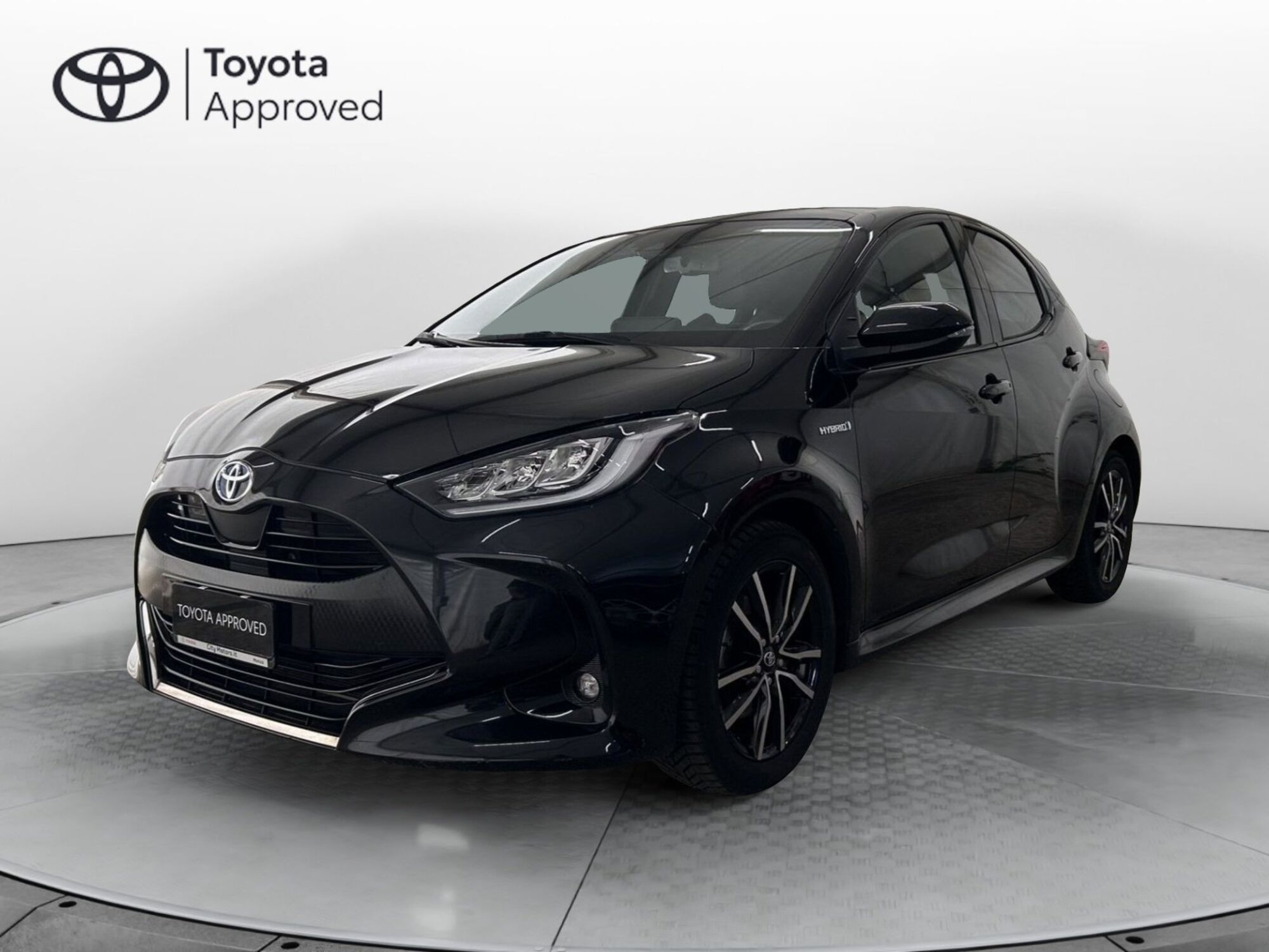 Toyota Yaris 1.5 Hybrid 5 porte Lounge del 2021 usata a Monza