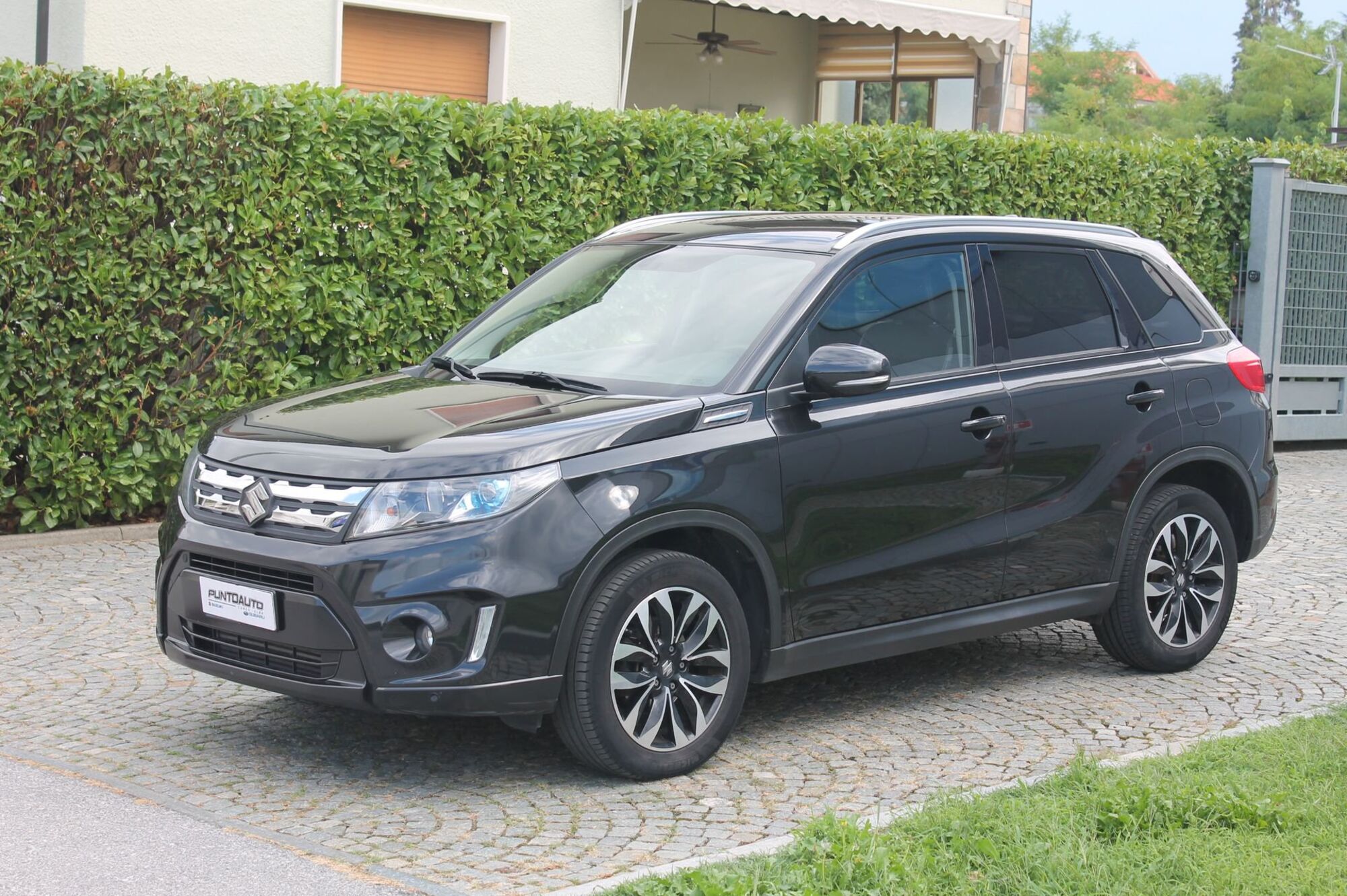 Suzuki Vitara 1.6 DDiS 4WD AllGrip DCT V-Top del 2016 usata a Cuneo