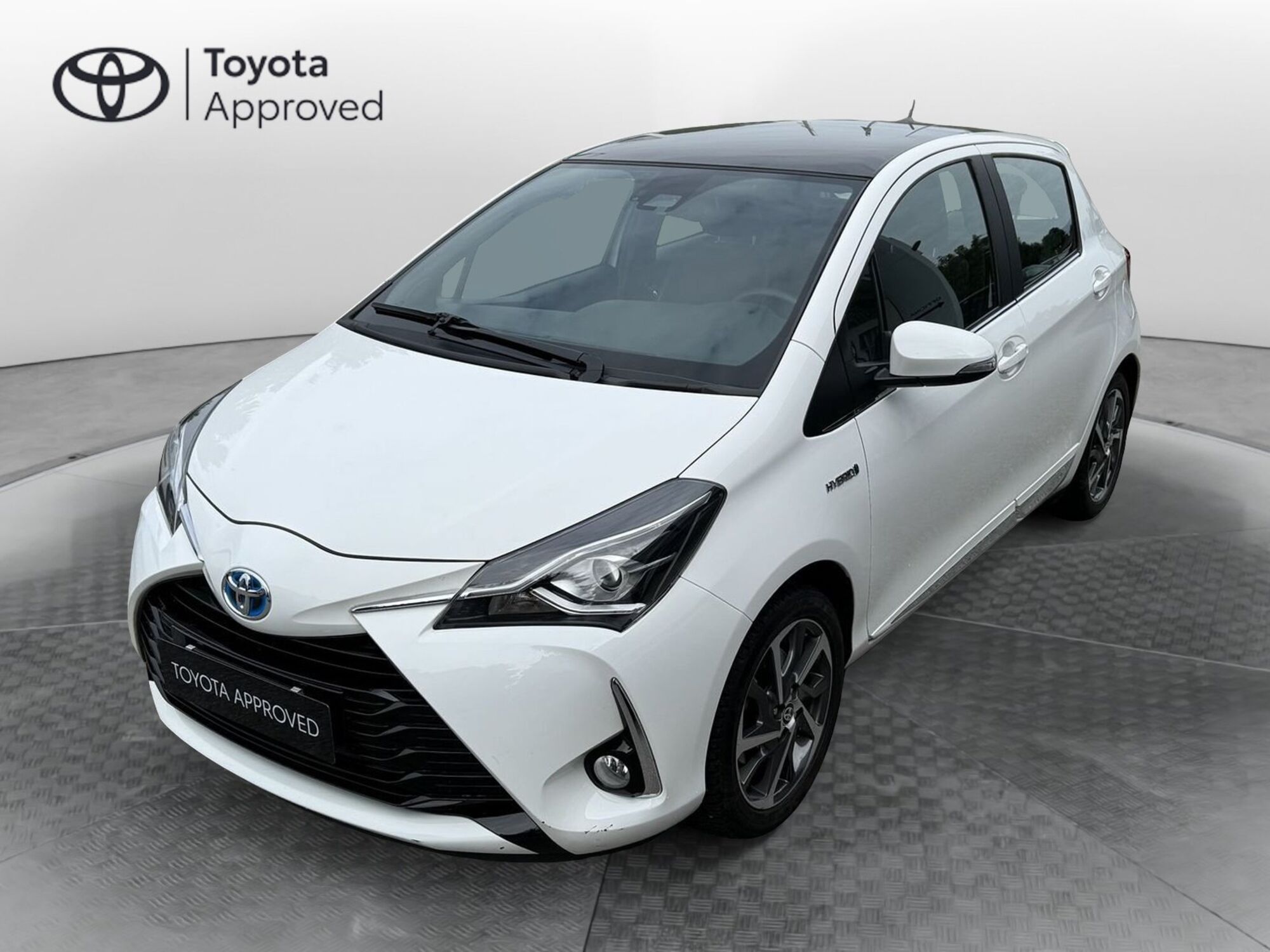 Toyota Yaris 1.5 Hybrid 5 porte Style  del 2017 usata a Beregazzo con Figliaro