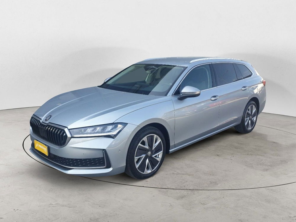 Skoda Superb Station Wagon nuova a Ancona