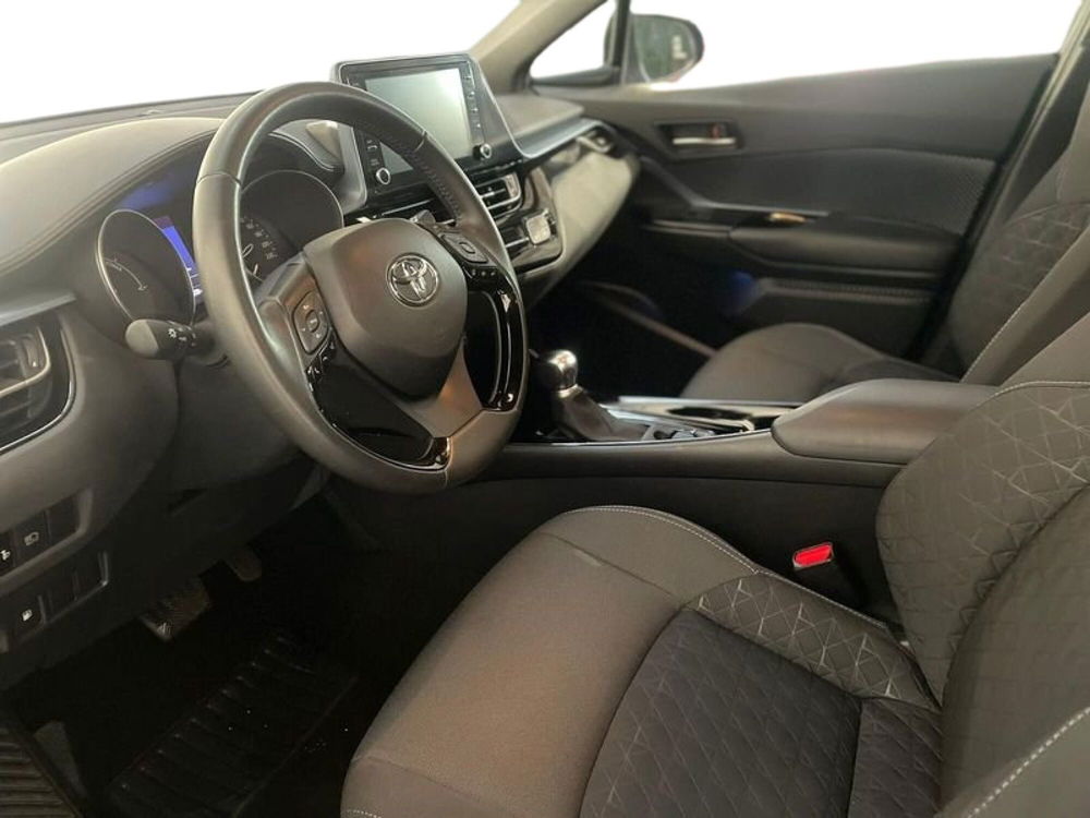 Toyota Toyota C-HR usata a Roma (10)