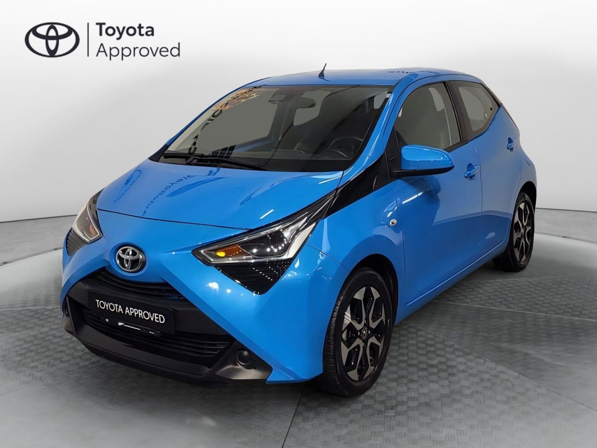 Toyota Aygo 1.0 VVT-i 72 CV 5 porte x-play MMT  del 2019 usata a Roma