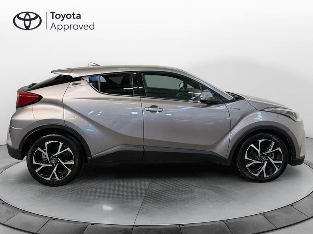 Toyota Toyota C-HR usata a Roma (12)