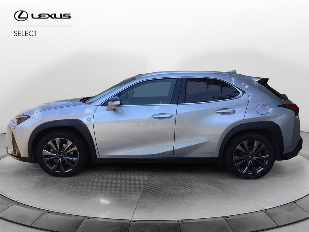 Lexus UX nuova a Roma (2)