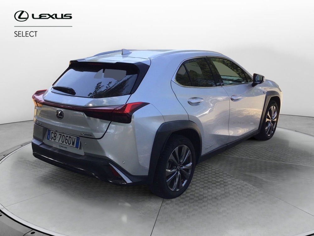 Lexus UX nuova a Roma (3)