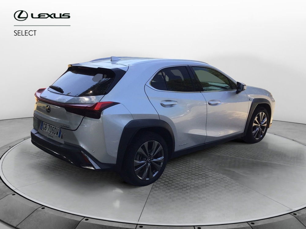 Lexus UX nuova a Roma (6)