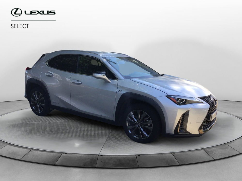 Lexus UX nuova a Roma (8)