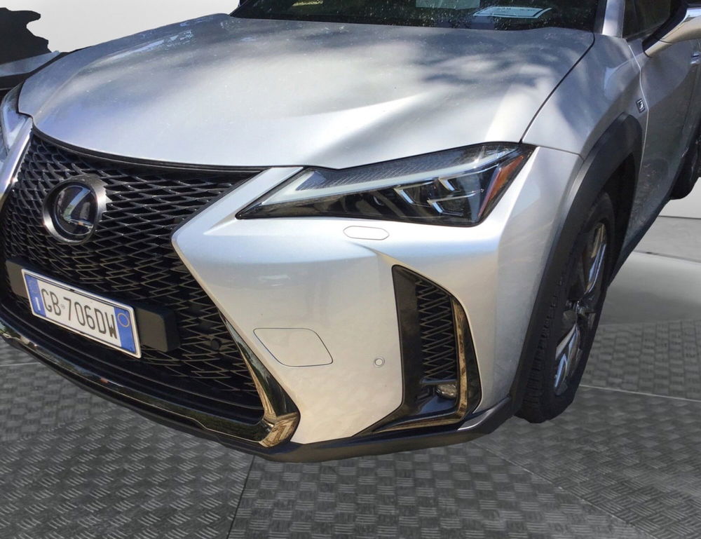 Lexus UX nuova a Roma (9)