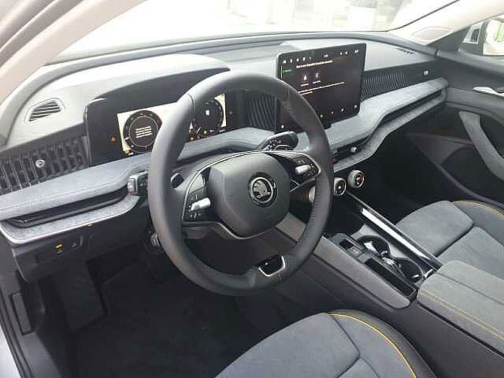 Skoda Superb nuova a Ancona (18)