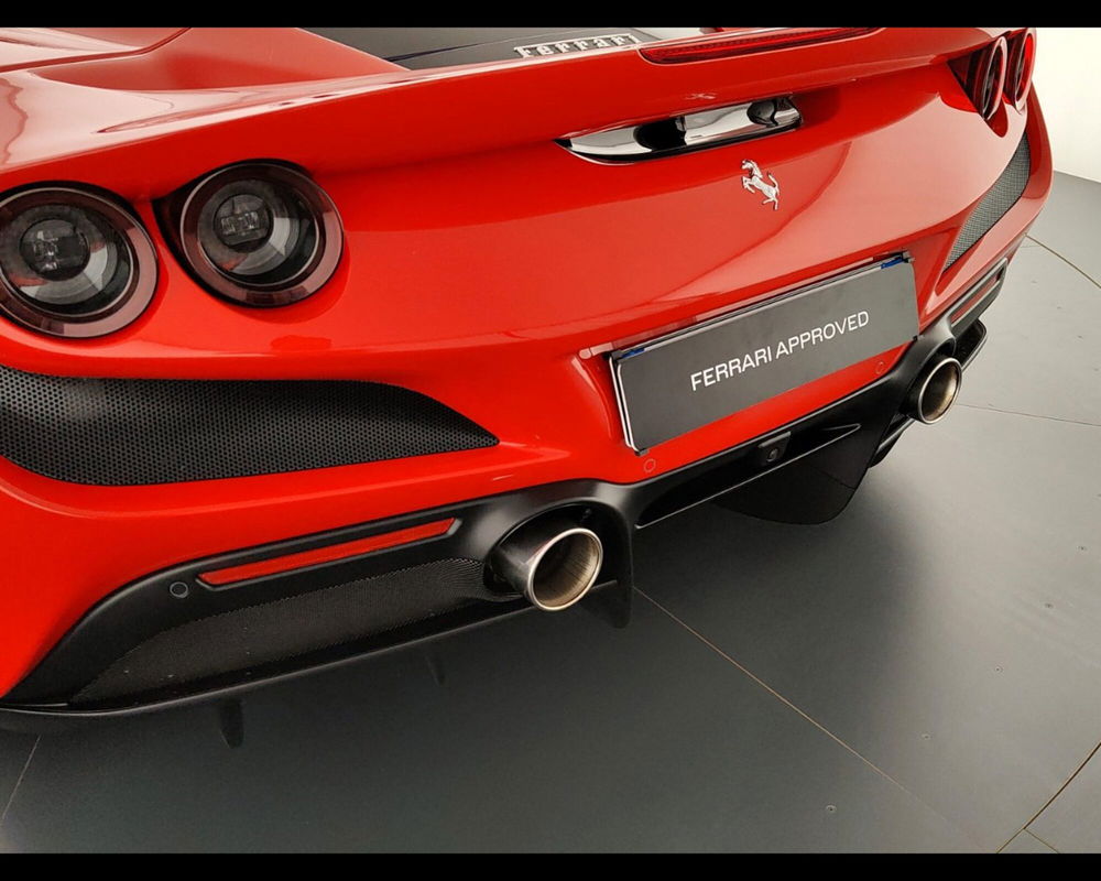 Ferrari F8 Coupé usata a Verona (14)