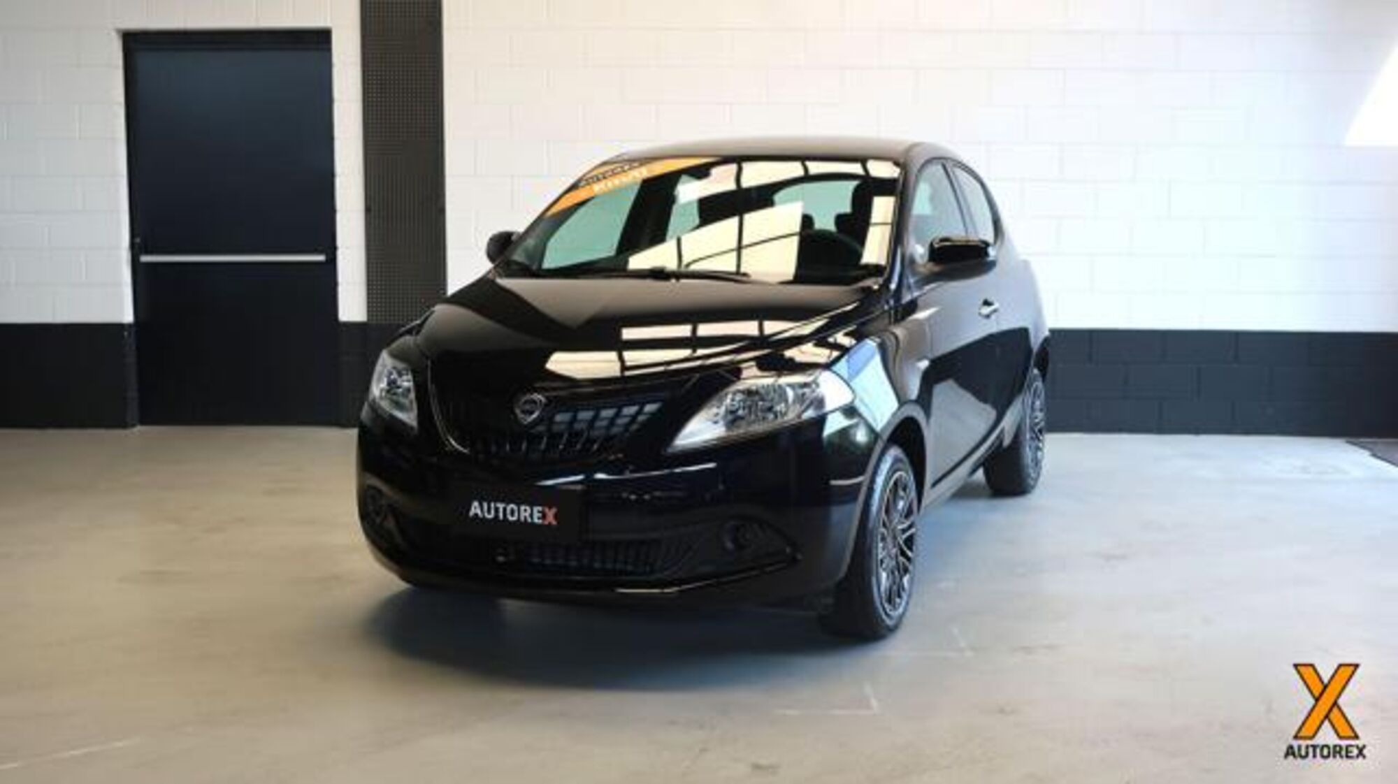 Lancia Ypsilon 1.0 FireFly 5 porte S&amp;S Hybrid Ecochic Gold  nuova a Olgiate Olona