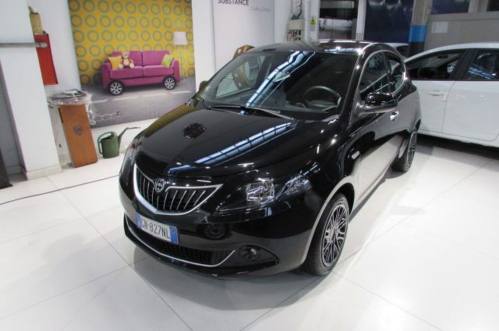 Lancia Ypsilon usata a Milano (2)