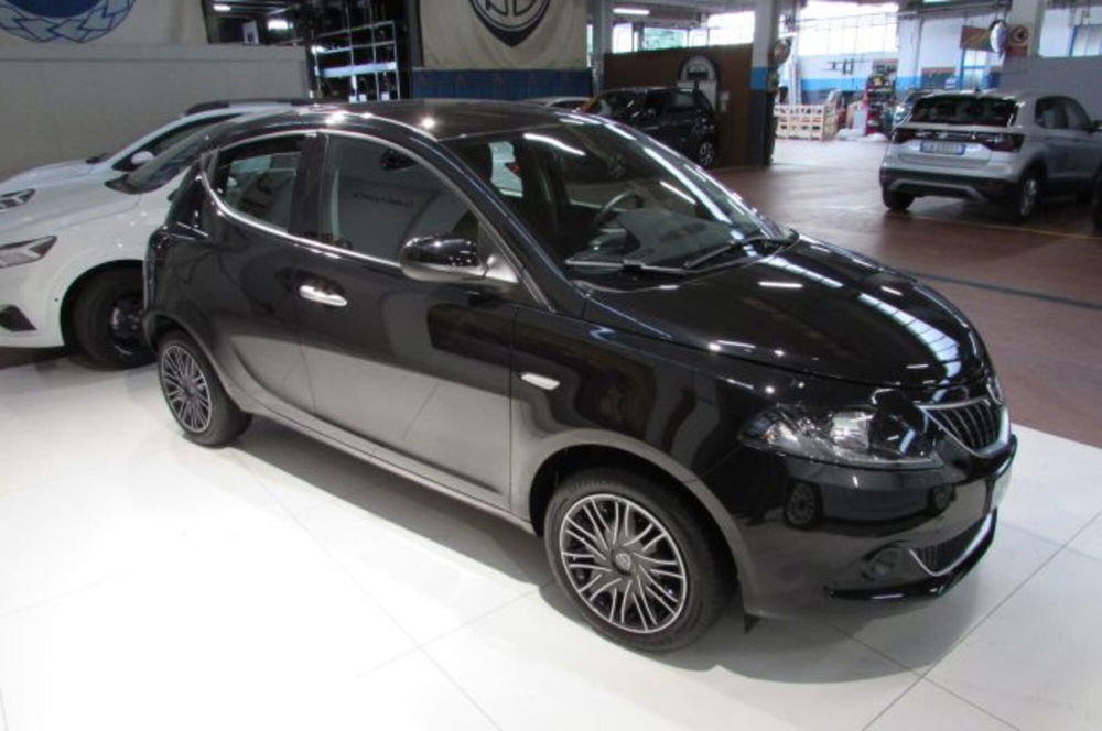 Lancia Ypsilon usata a Milano (3)