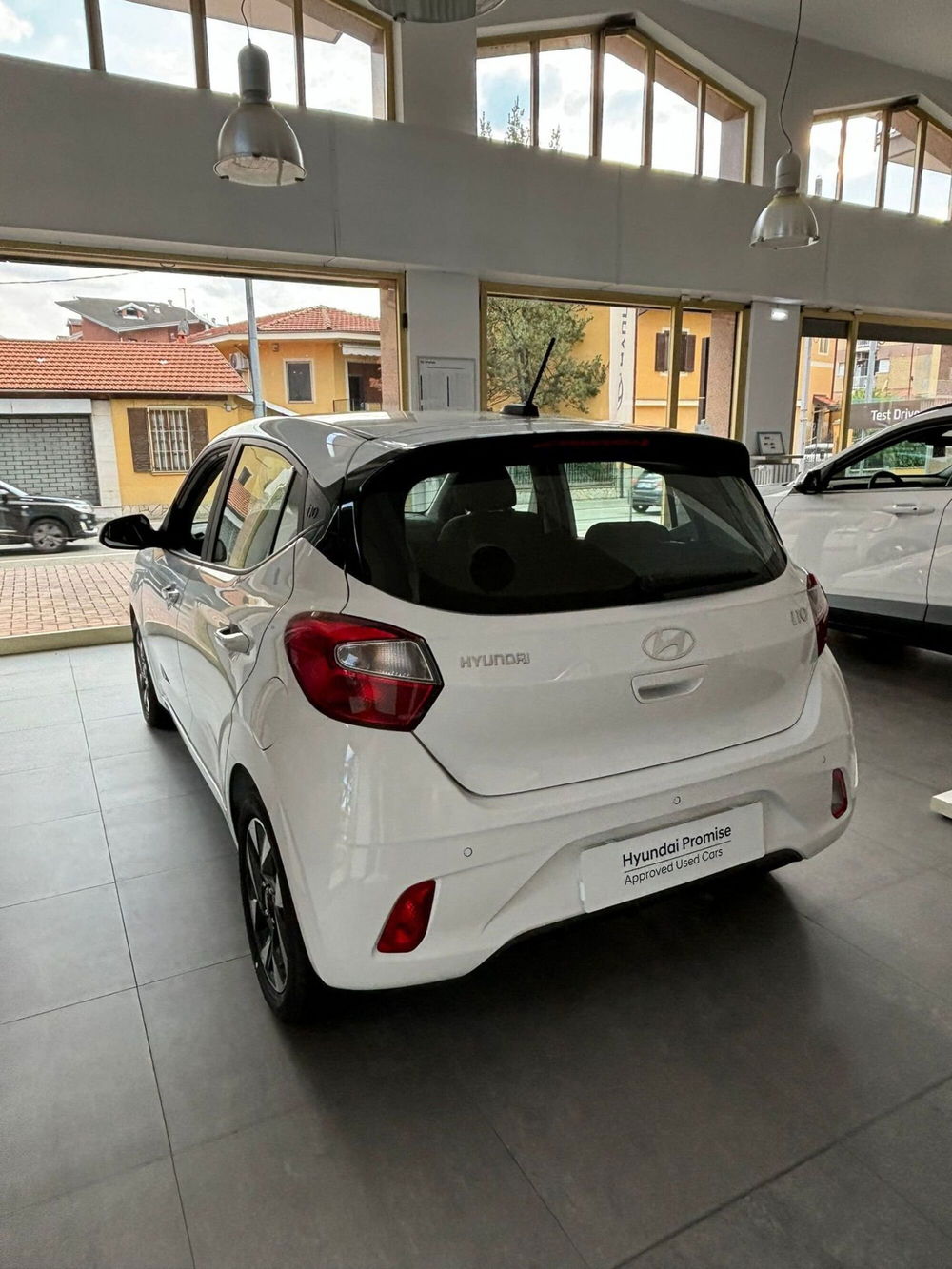 Hyundai i10 nuova a Torino (4)