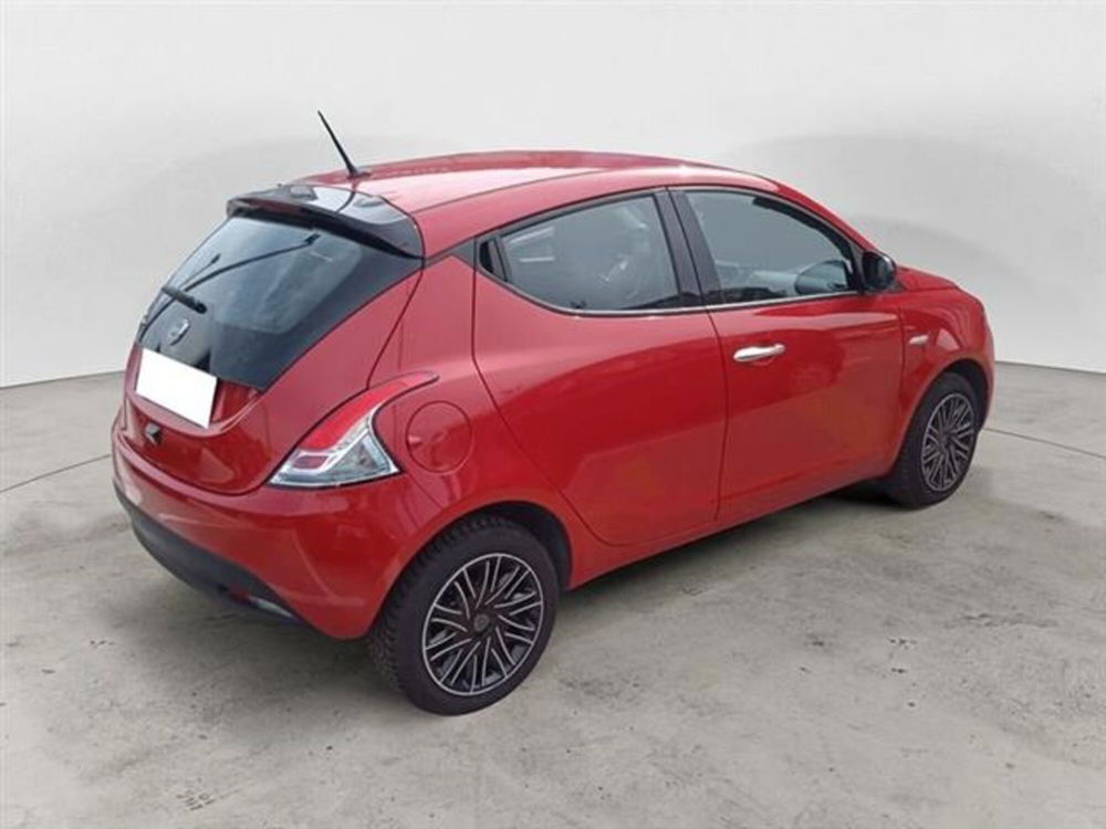 Lancia Ypsilon usata a Roma (4)