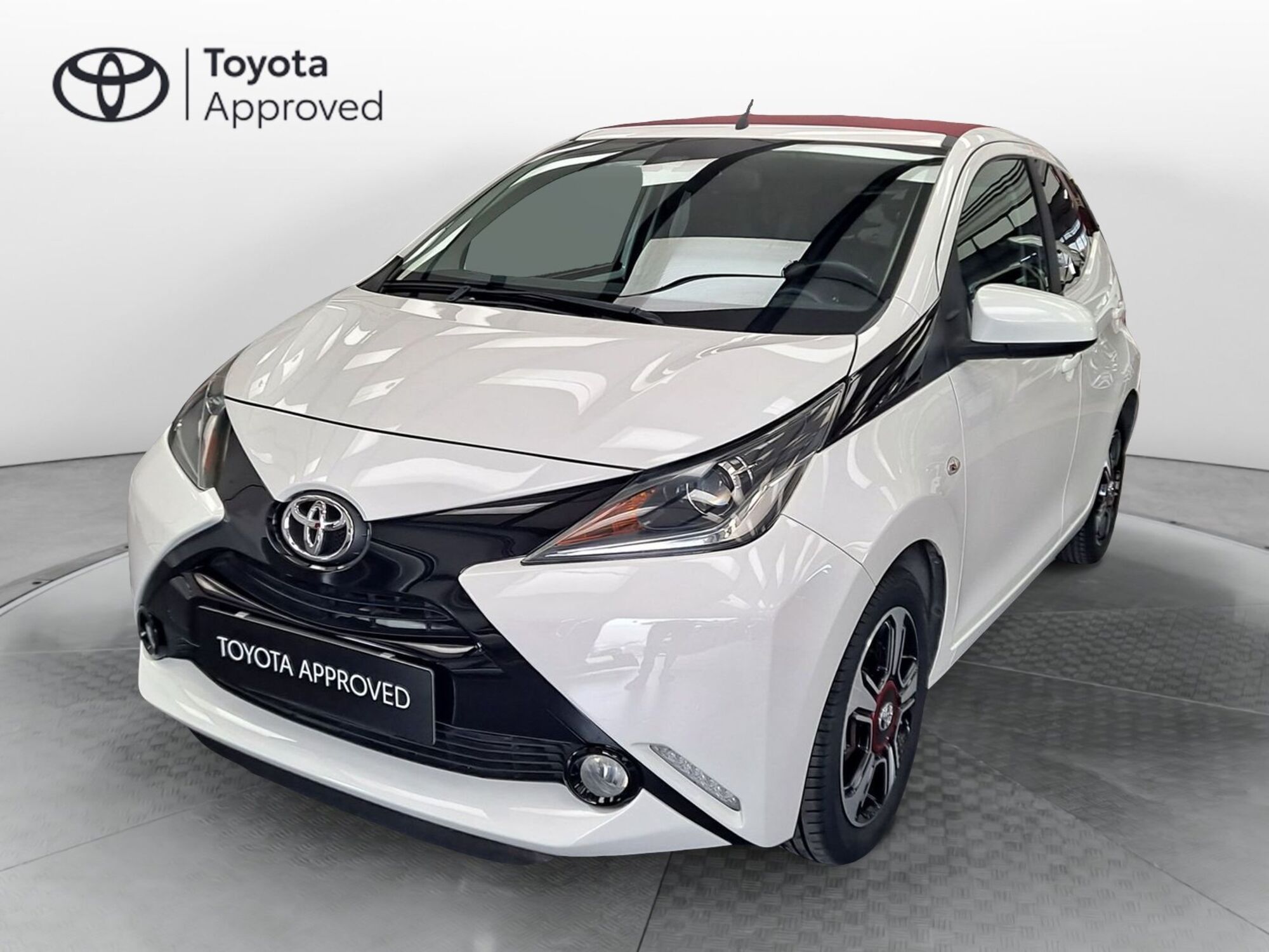 Toyota Aygo 1.0 VVT-i 69 CV 5 porte x-wave Bordeaux TSS del 2017 usata a Genzano di Roma