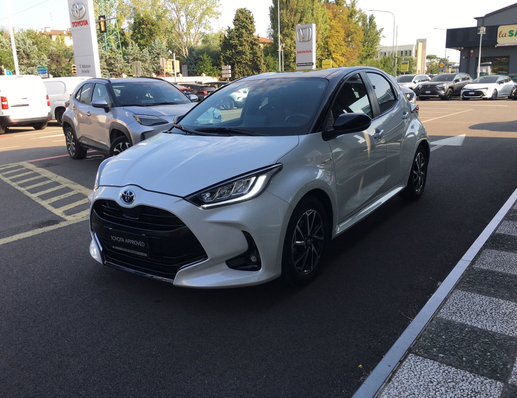 Toyota Yaris 1.5 Hybrid 5 porte Style del 2021 usata a Imola