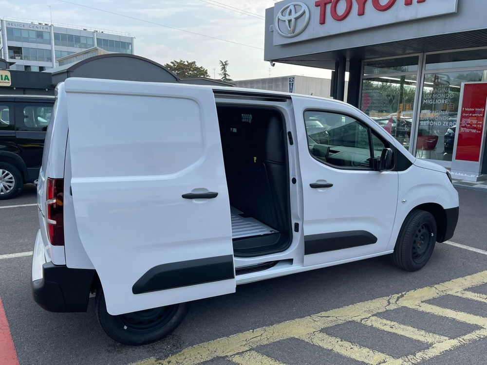 Toyota Proace City nuova a Bologna (7)