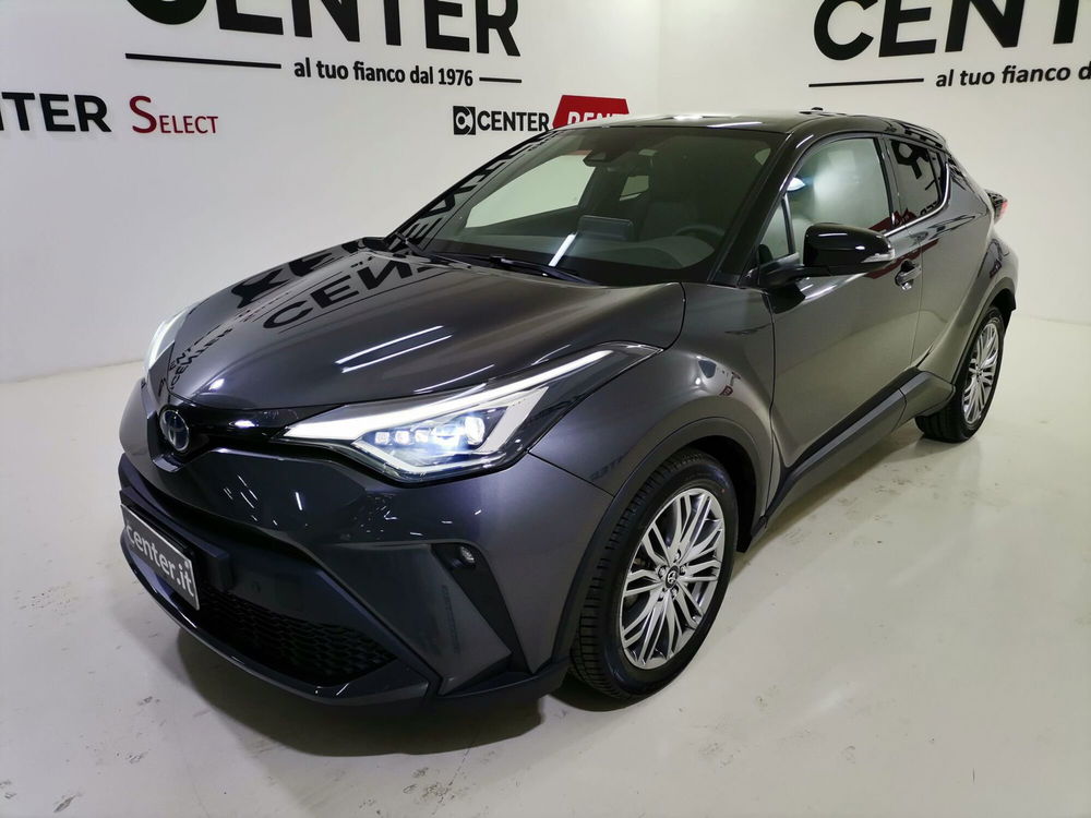 Toyota Toyota C-HR nuova a Salerno