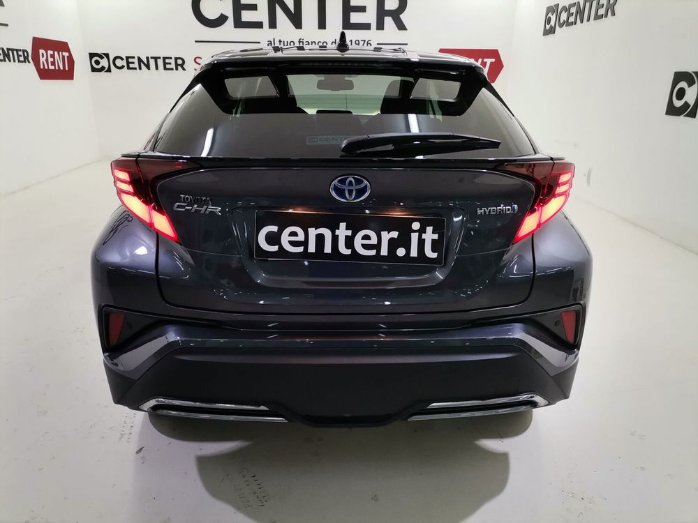 Toyota Toyota C-HR nuova a Salerno (5)