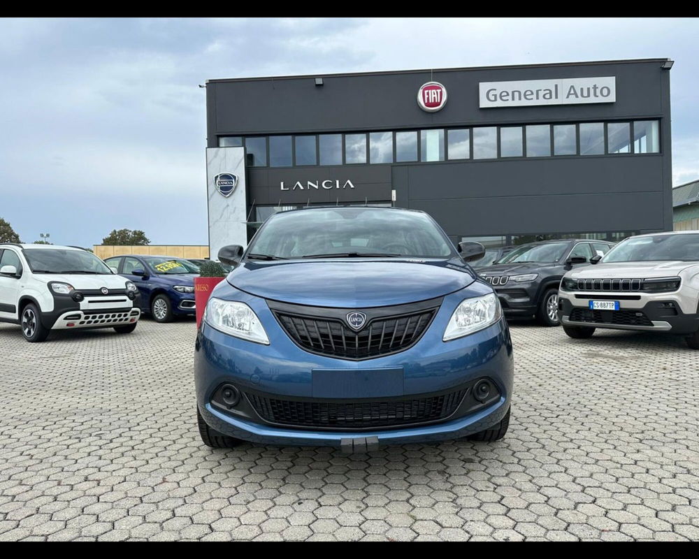 Lancia Ypsilon nuova a Lucca (2)