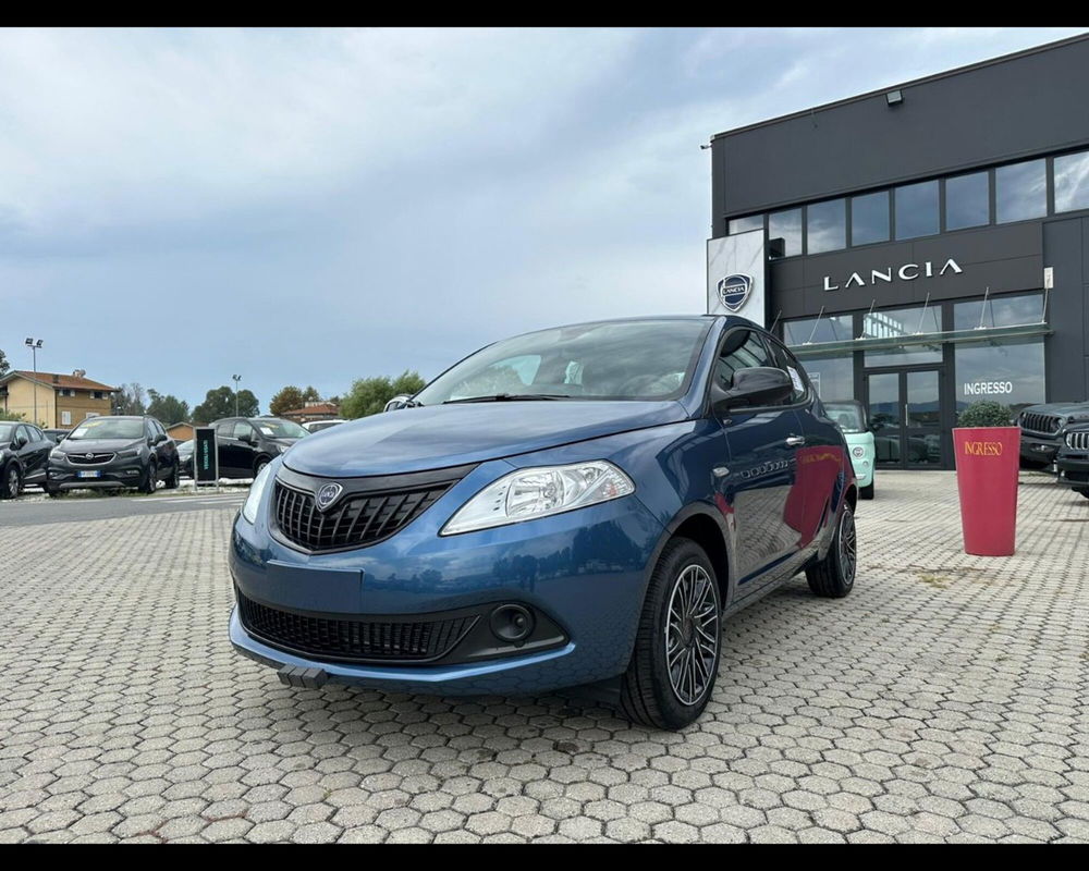 Lancia Ypsilon nuova a Lucca (3)