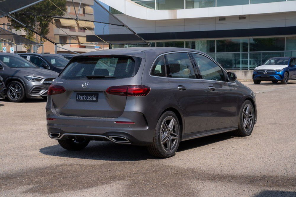 Mercedes-Benz Classe B nuova a Pescara (4)