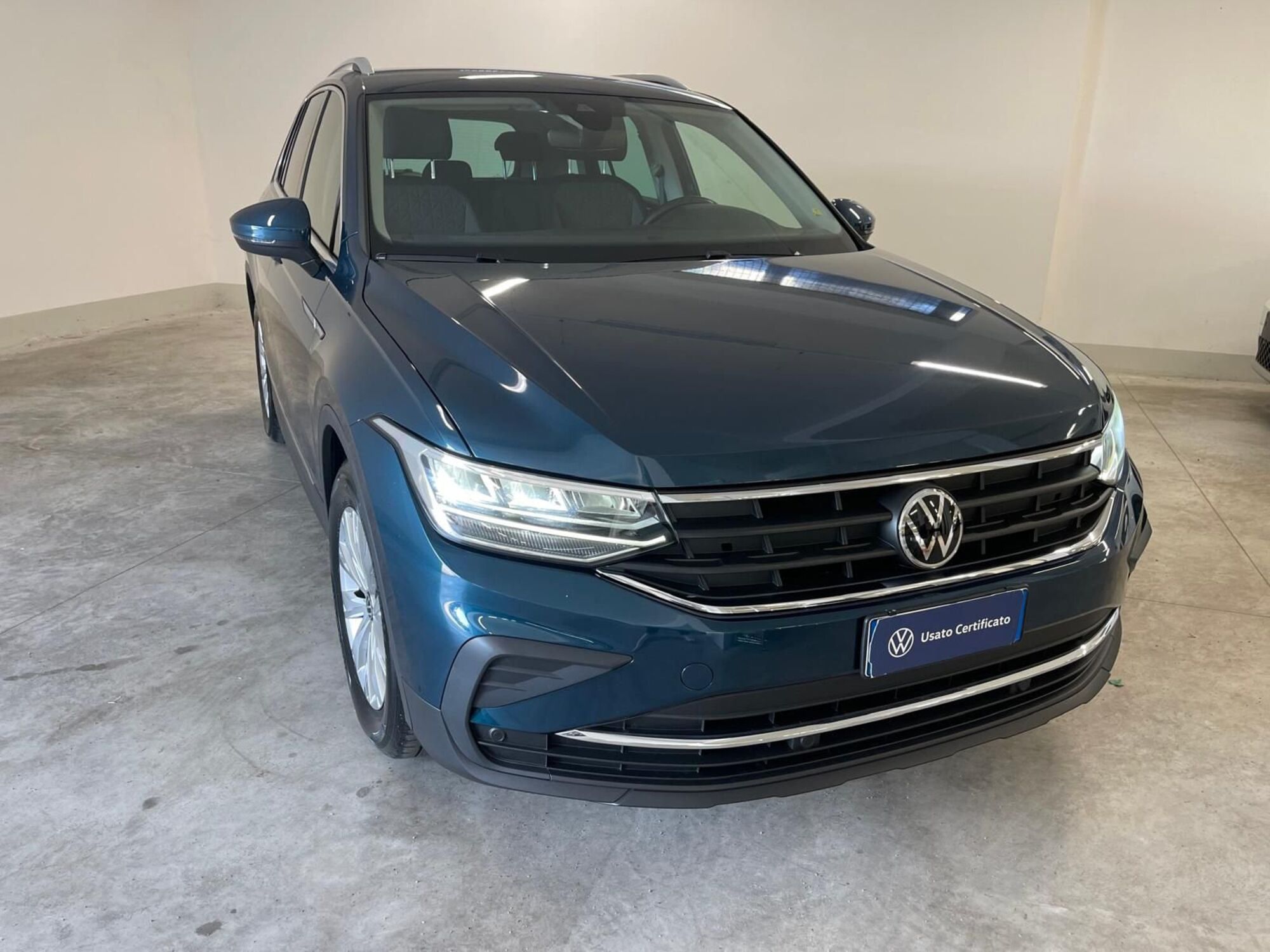 Volkswagen Tiguan 1.5 TSI ACT Life del 2021 usata a Avezzano