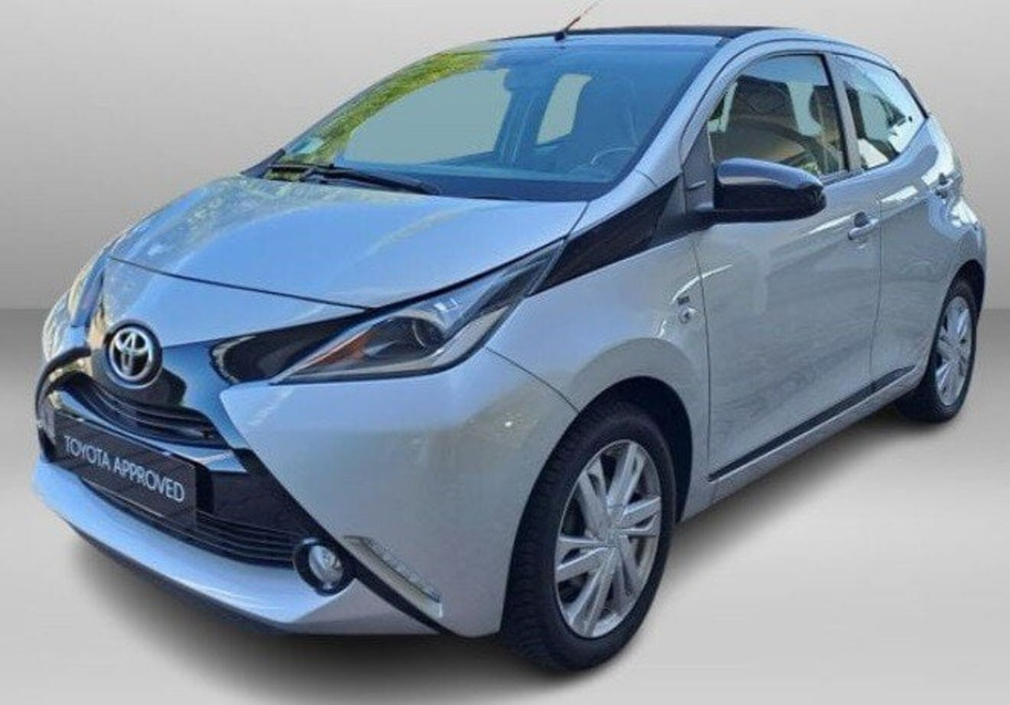 Toyota Aygo 1.0 VVT-i 69 CV 5 porte x-wave TSS del 2015 usata a Osnago