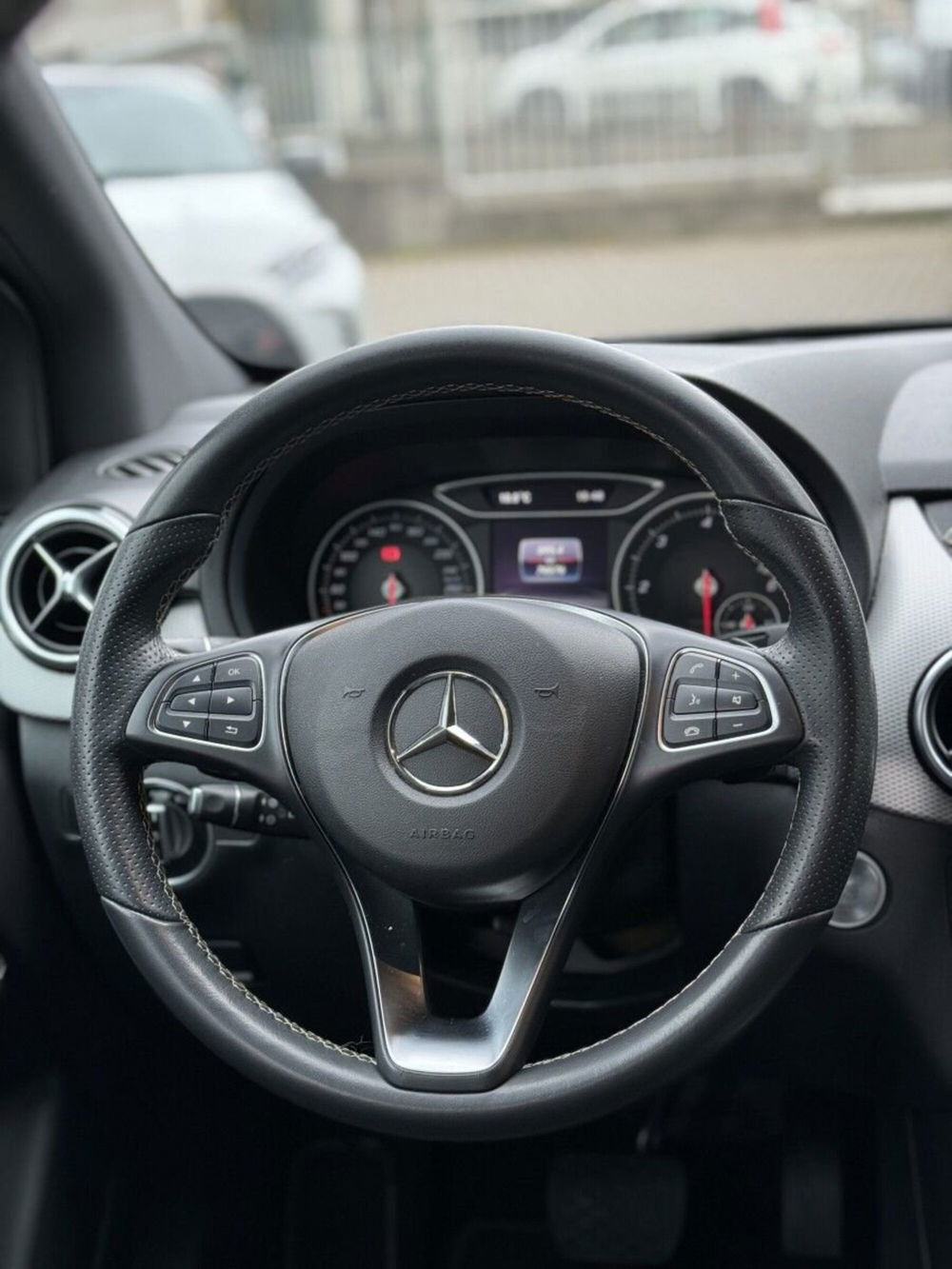 Mercedes-Benz Classe B usata a Lecco (9)