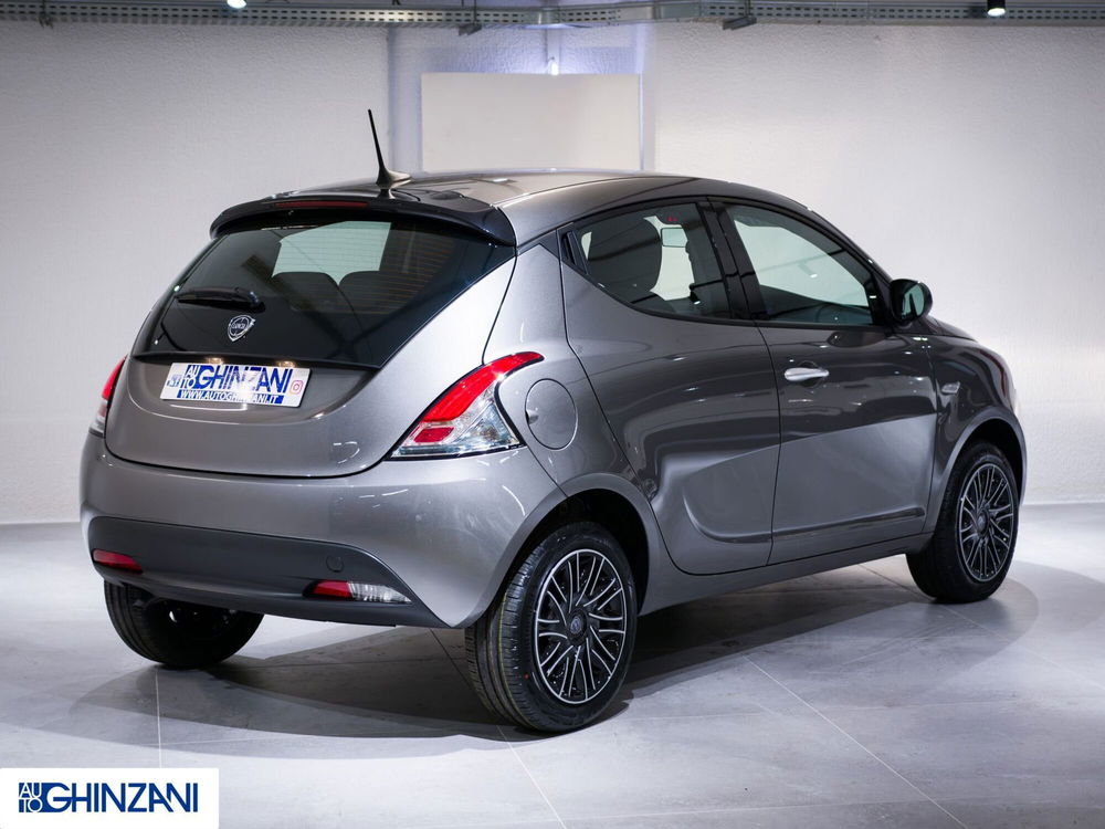 Lancia Ypsilon nuova a Bergamo (6)