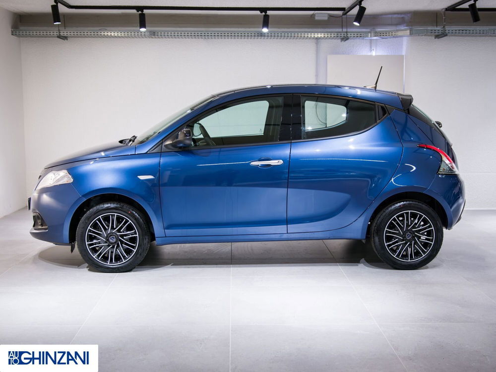 Lancia Ypsilon nuova a Bergamo (4)