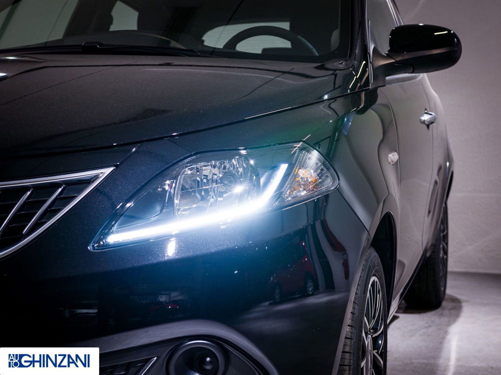 Lancia Ypsilon nuova a Bergamo (16)