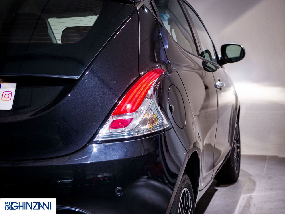 Lancia Ypsilon nuova a Bergamo (17)