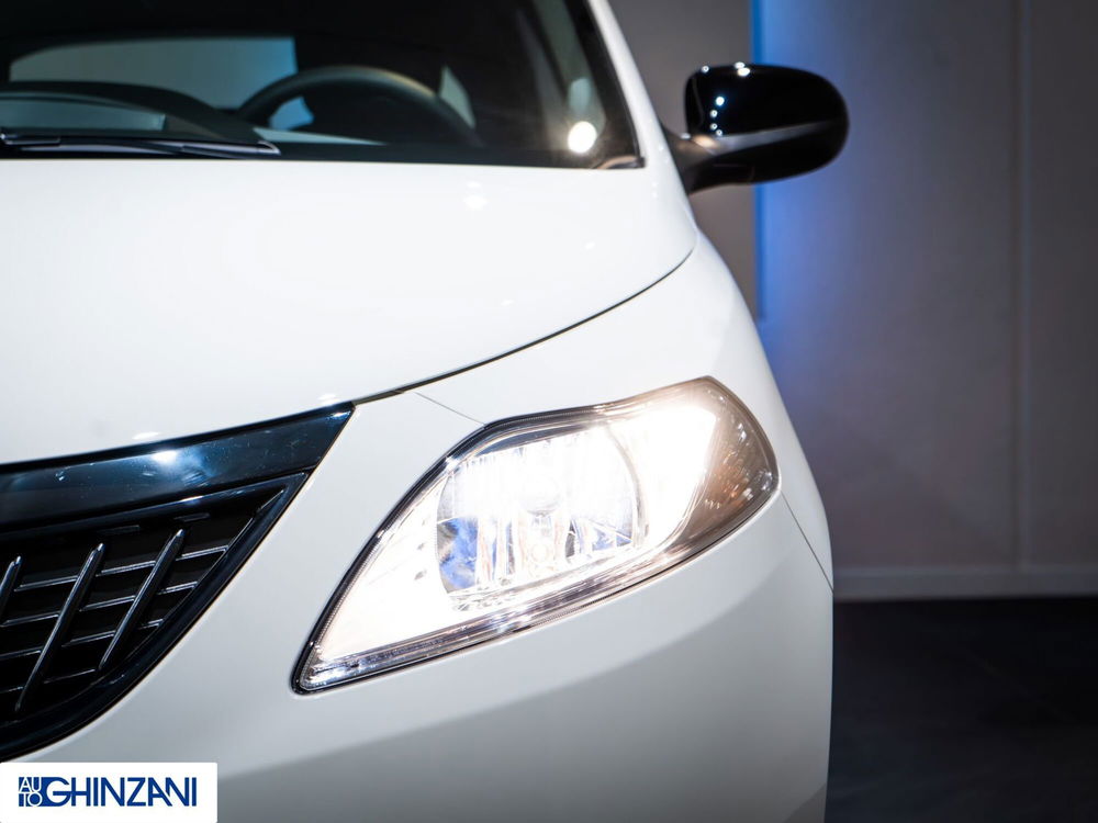 Lancia Ypsilon nuova a Bergamo (15)