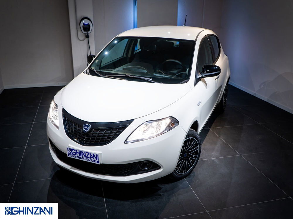 Lancia Ypsilon nuova a Bergamo (2)