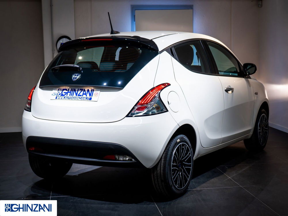 Lancia Ypsilon nuova a Bergamo (5)