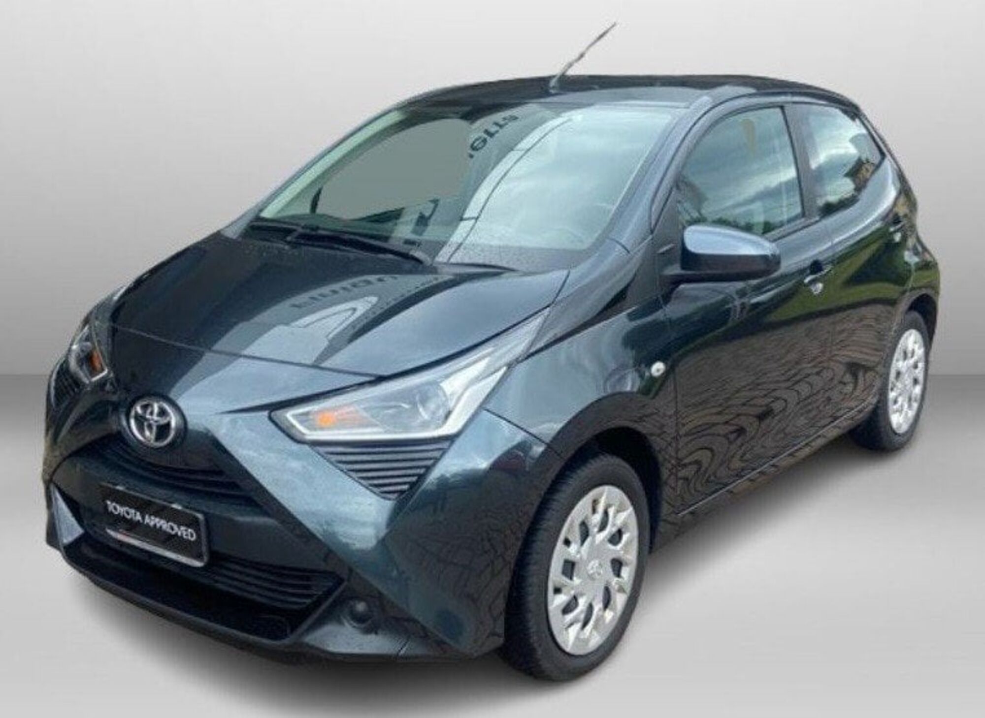 Toyota Aygo 1.0 VVT-i 72 CV 5 porte x-play MMT  del 2019 usata a Osnago