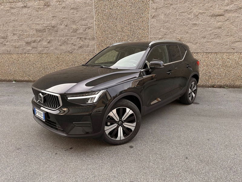 Volvo XC40 T4 Recharge Plug-in Hybrid automatico Core del 2023 usata a Bergamo