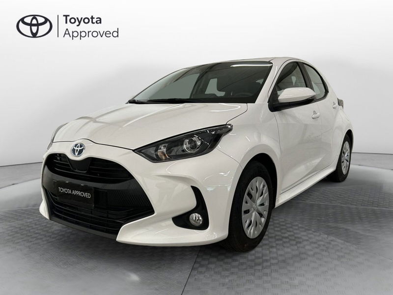 Toyota Yaris 1.5 Hybrid 5 porte Energy del 2021 usata a Verano Brianza