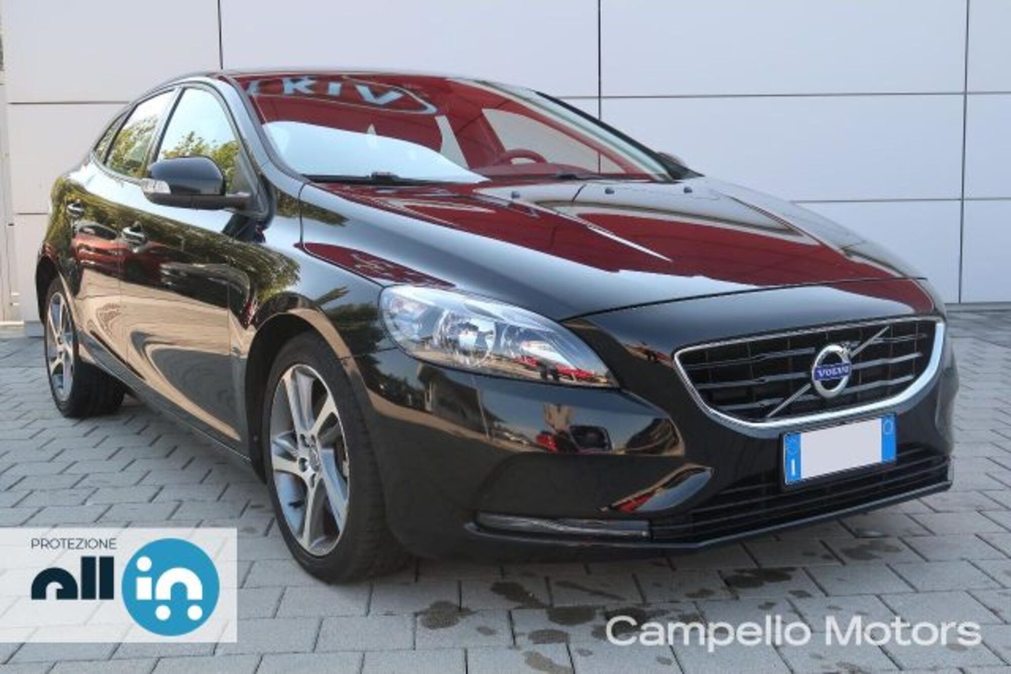 Volvo V40 D2 Geartronic Momentum  del 2016 usata a Venezia